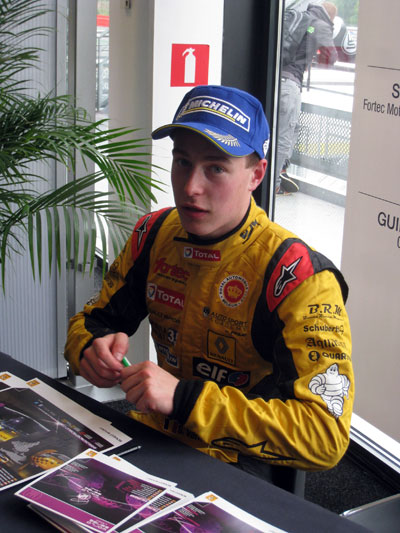 autograph Stoffel VANDOORNE_2