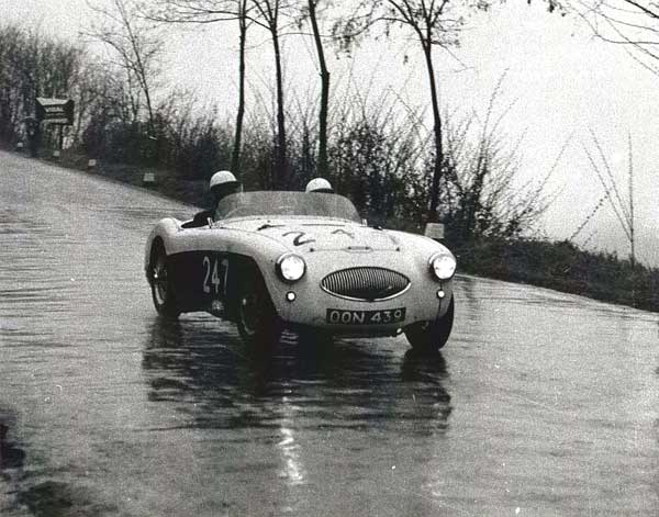 Walt Monaco-16-Tommy WISDOM-Walt MONACO in their Austin healey 100S